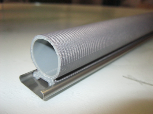 Fabrication de rails de fixation / retainers